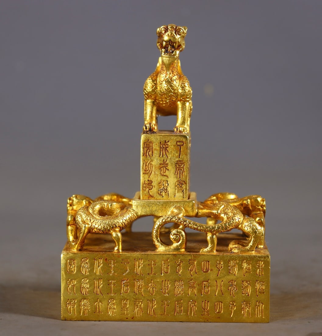 A Set of Exquisite Gilt Copper Auspicious Beast Seal: A Set of Exquisite Gilt Copper Auspicious Beast Seal,Han Dynasty, China,Size:5.1in(TotalHeight),2.2inx3.5inx2.4in(MainSeal),3.1inx1.2inx0.8in(SmallSeal),Weight:1740g 一套紫铜&#