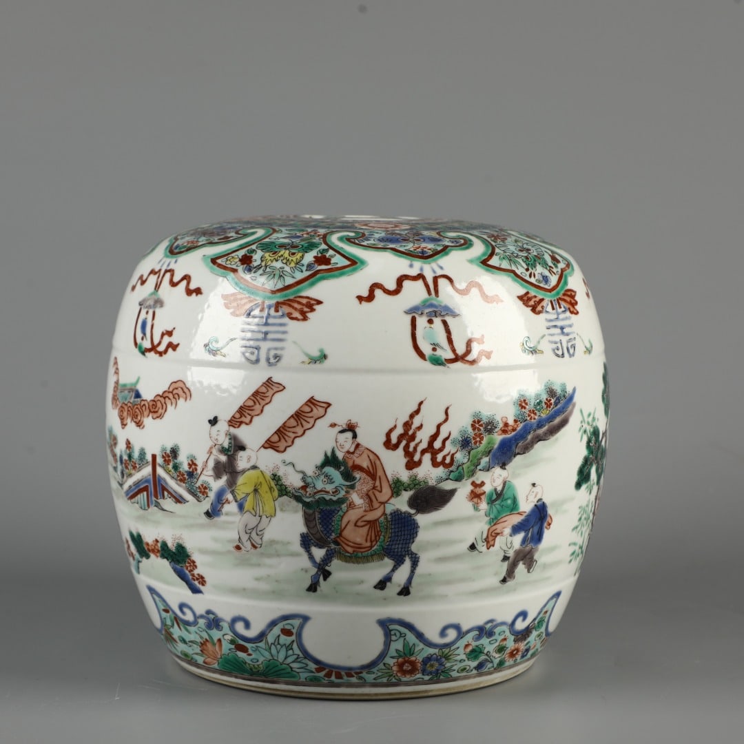 A Exquisite Wucai Figures Pattern Seat: A Exquisite Wucai Figures Pattern Seat,Ming Dynasty, China,Size:8.3inx8.7in 五彩人物纹坐具,中国明代
