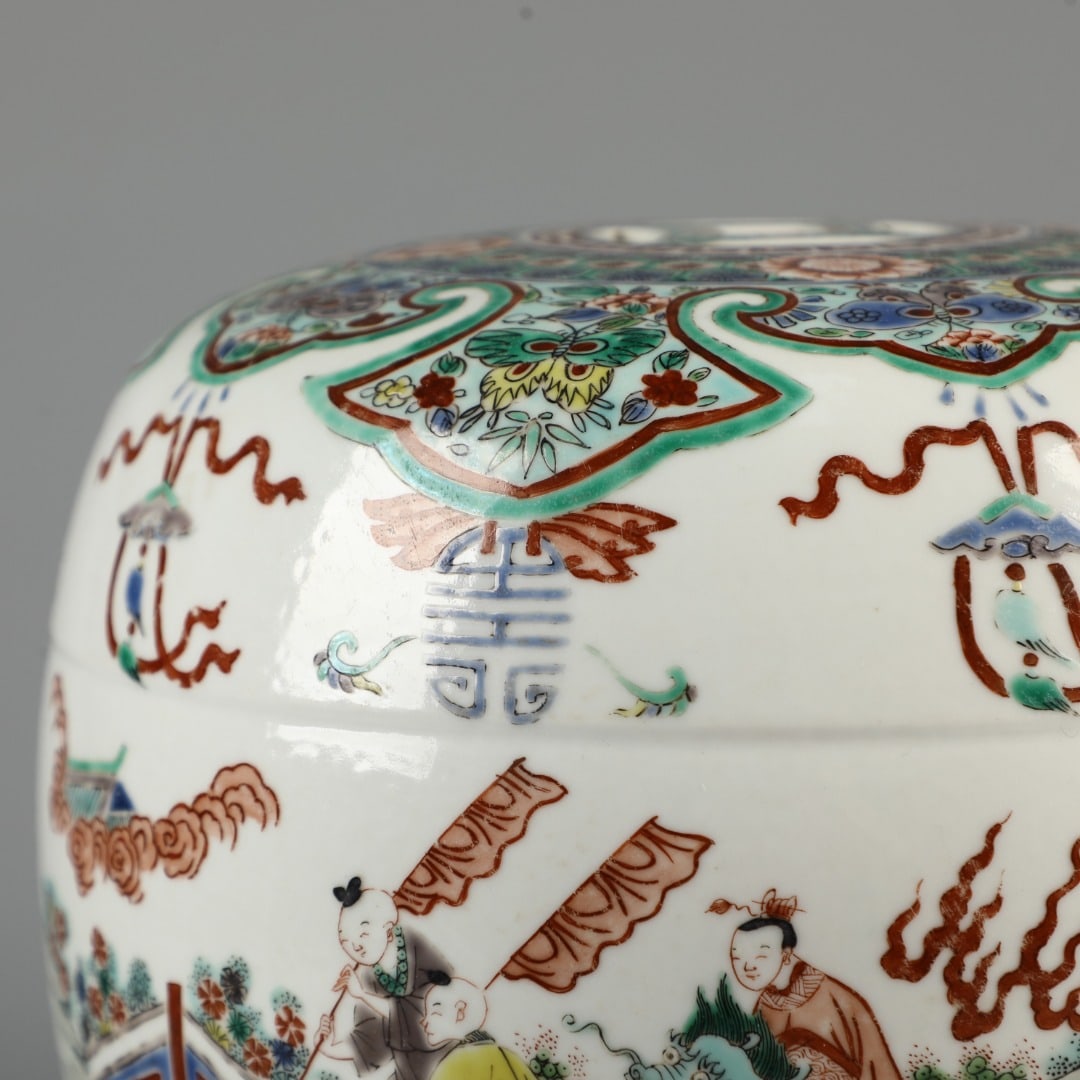 A Exquisite Wucai Figures Pattern Seat - 2