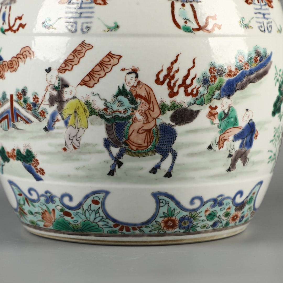 A Exquisite Wucai Figures Pattern Seat - 3