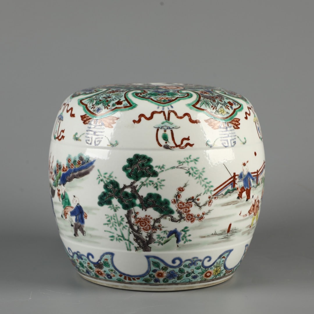 A Exquisite Wucai Figures Pattern Seat - 4