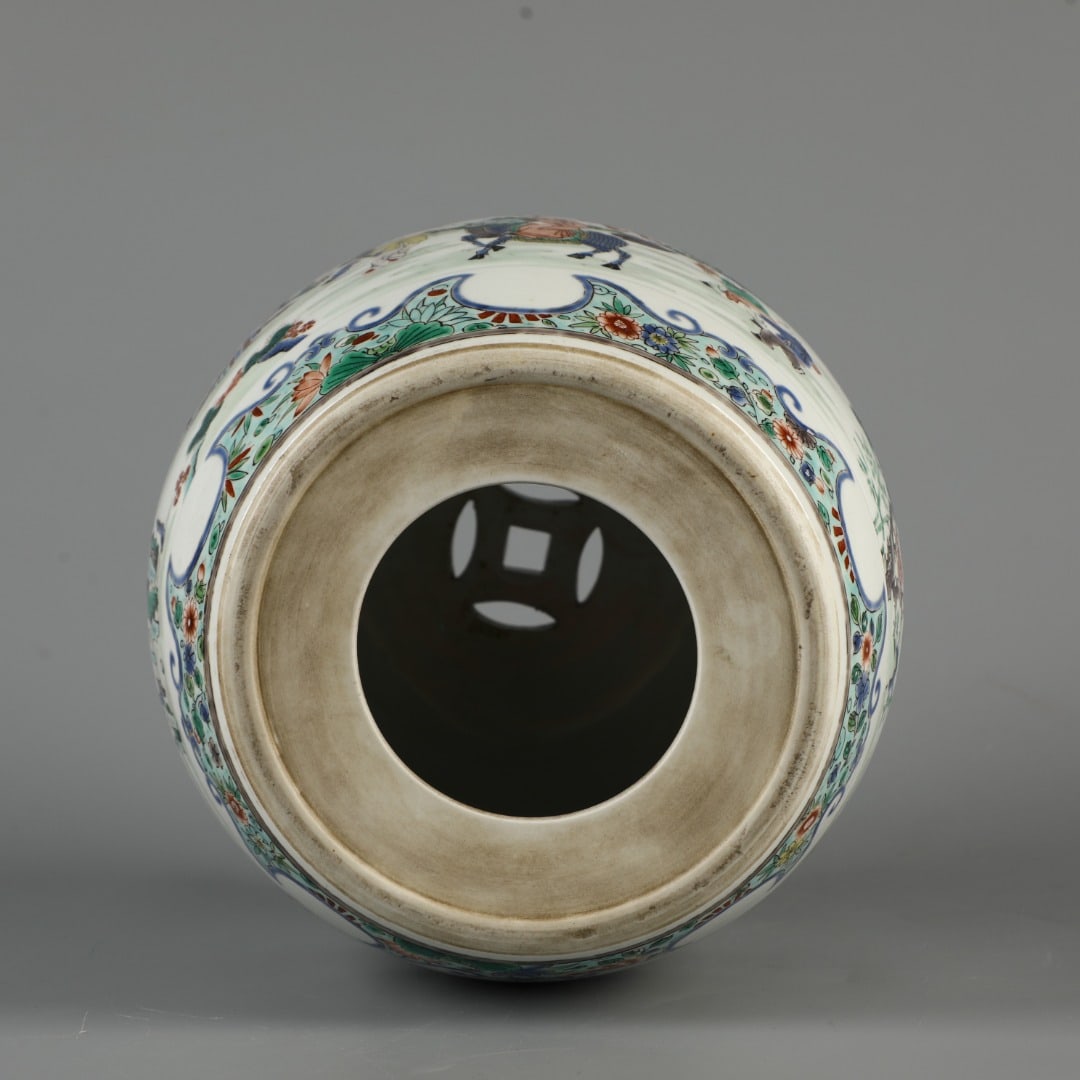 A Exquisite Wucai Figures Pattern Seat - 8