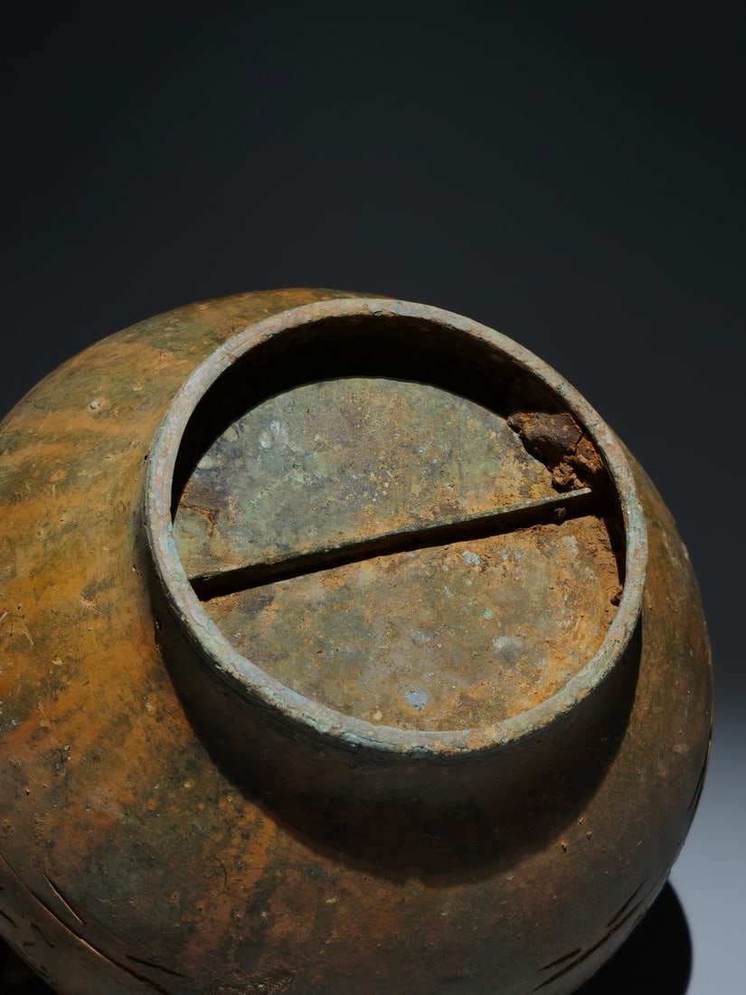 A Exquisite Bronze Dragon Pattern Jar - 9