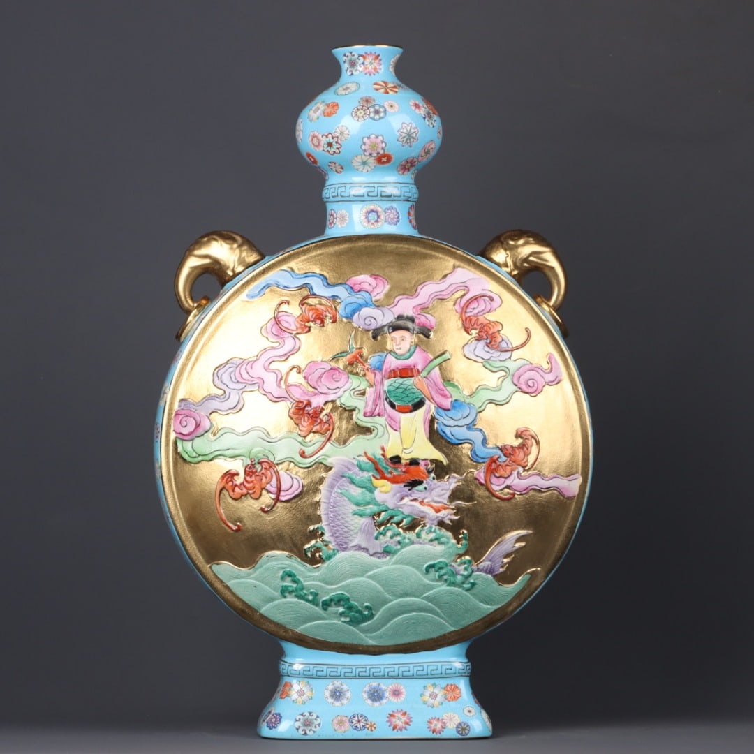 A Exquisite Enamel Gilt Figures Pattern Double-Ears Vase: A Exquisite Enamel Gilt Figures Pattern Double-Ears Vase,Qing Dynasty, China,Yongzheng Four-character Mark,Size:21.3inx13.4in 珐琅彩鎏金人物纹双&#