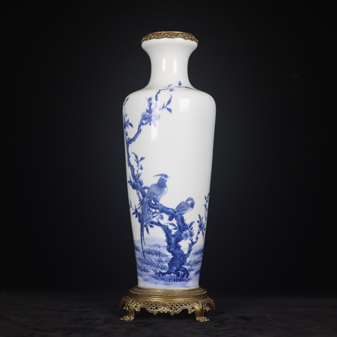 A Exquisite Blue and White Inlaid Copper Flower and Bird Pattern Vase: A Exquisite Blue and White Inlaid Copper Flower and Bird Pattern Vase,Republic of China,With Mark,Size:14.2inx3inx4.5inx4.7in 青花镶铜花鸟纹瓶,民&