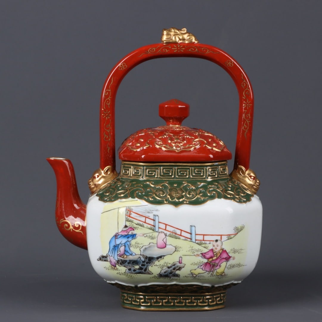A Exquisite Enamel Gilt Figure Pattern Pot: A Exquisite Enamel Gilt Figure Pattern Pot,Qing Dynasty, China,Qianlong Six-character Mark,Size:8.7inx6.7in 珐琅彩鎏金人物纹壶,中国