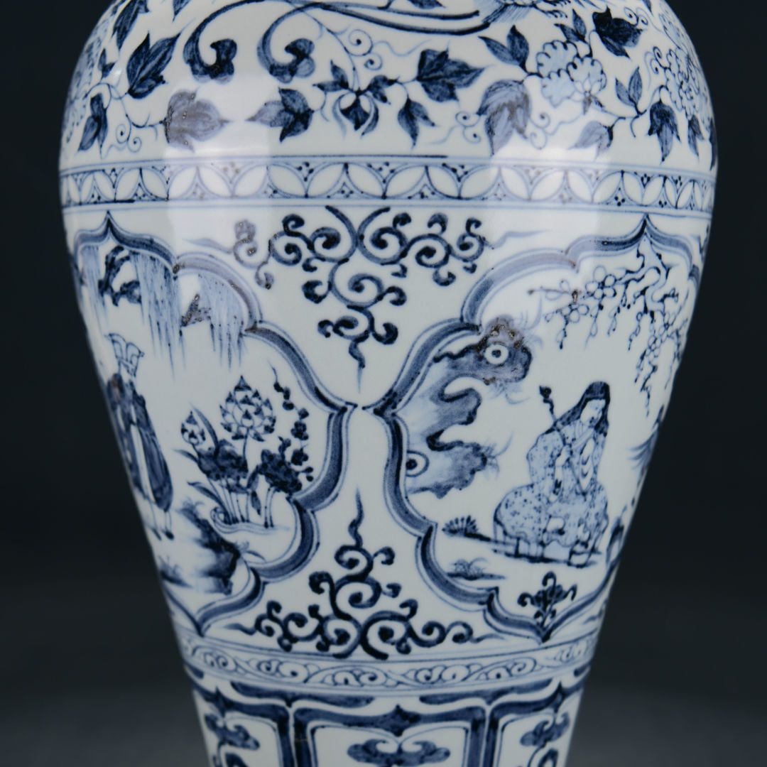 A Exquisite Blue and White Figures Pattern Vase - 7