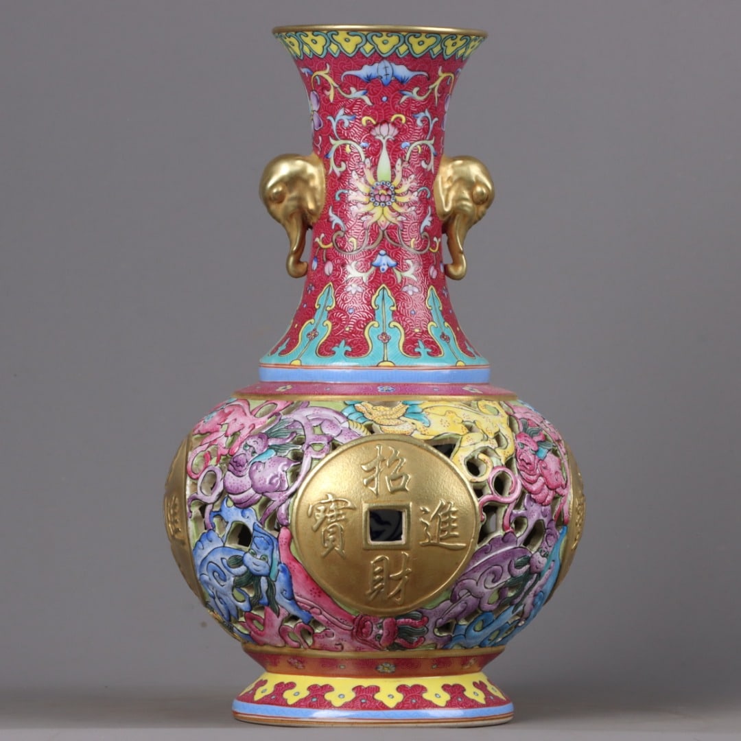 A Exquisite Enamel Gilt Dragon Pattern Elephant Ear Vase: A Exquisite Enamel Gilt Dragon Pattern Elephant Ear Vase,Qing Dynasty, China,Qianlong Six-character Mark,Size:11.8inx7.1in 珐琅彩鎏金龙纹象耳ī