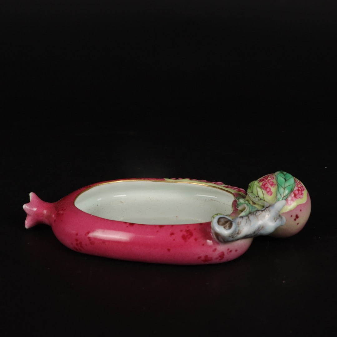 A Exquisite Ruby Red-Glazed Pomegranate Brush Washer - 4