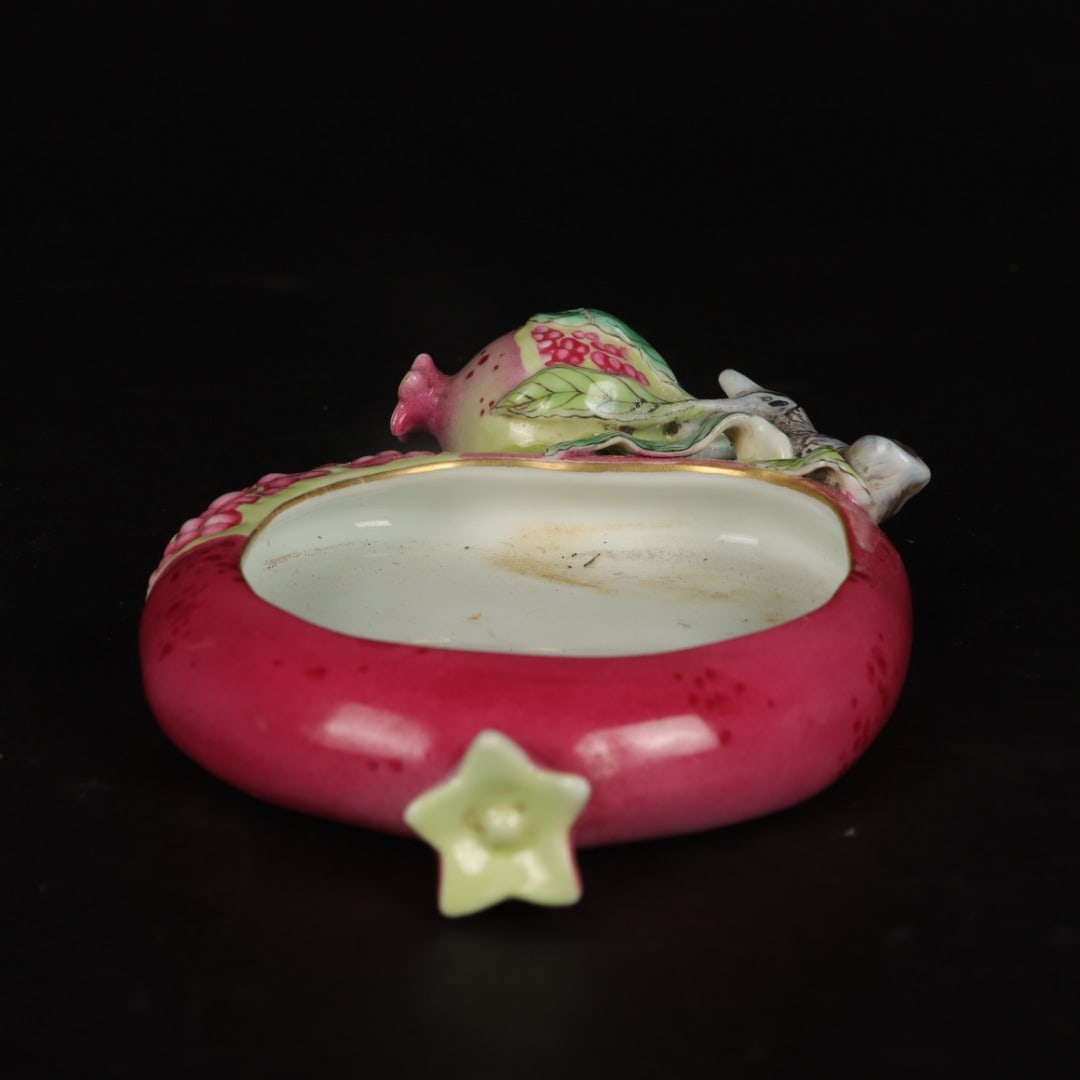 A Exquisite Ruby Red-Glazed Pomegranate Brush Washer - 5
