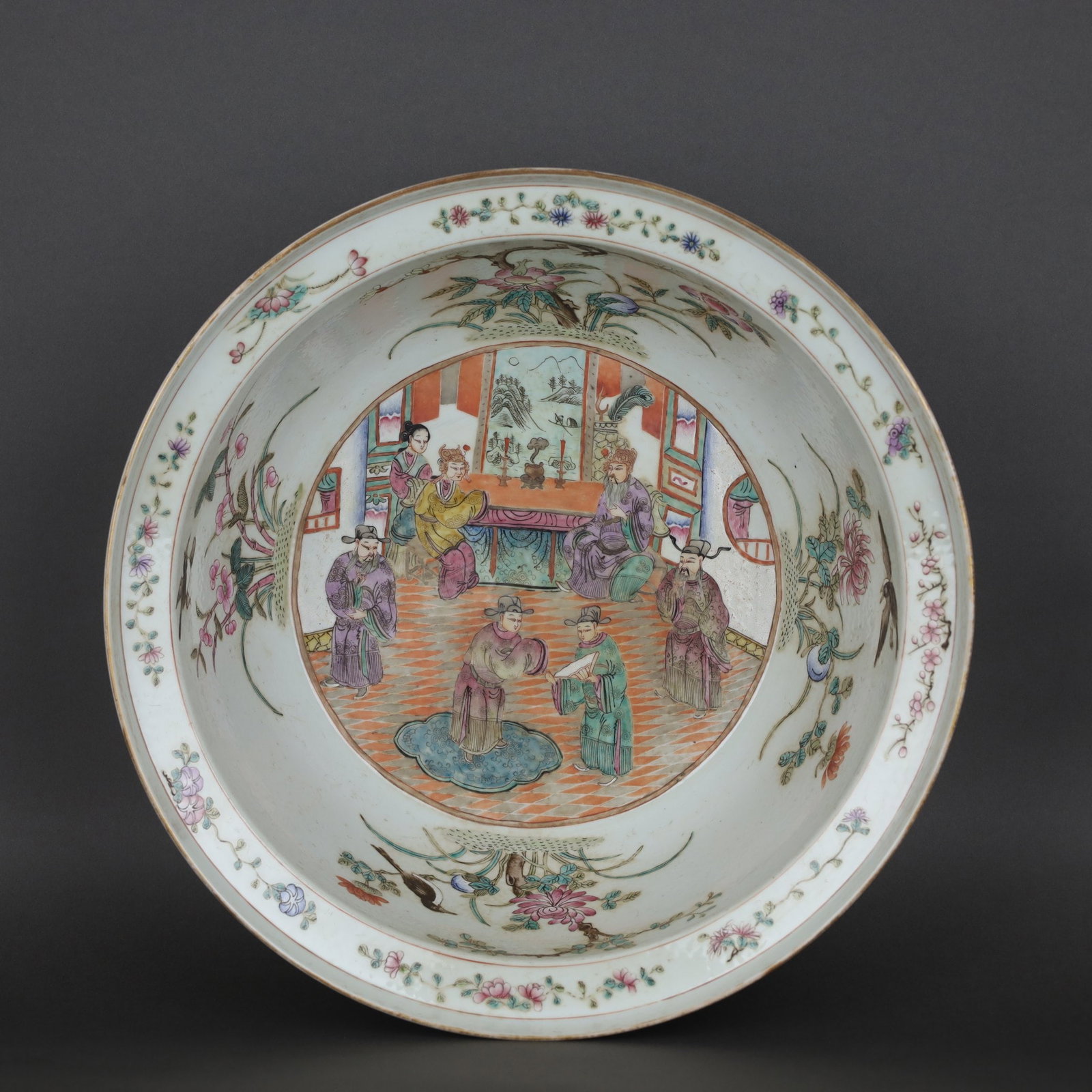 A Exquisite Famille-Rose Character and Story Pattern Basin: A Exquisite Famille-Rose Character and Story Pattern Basin,Qing Dynasty, China,Tongzhi Six-character Mark,Size:5.4inx14in 粉彩人物故事纹盆,中Þ