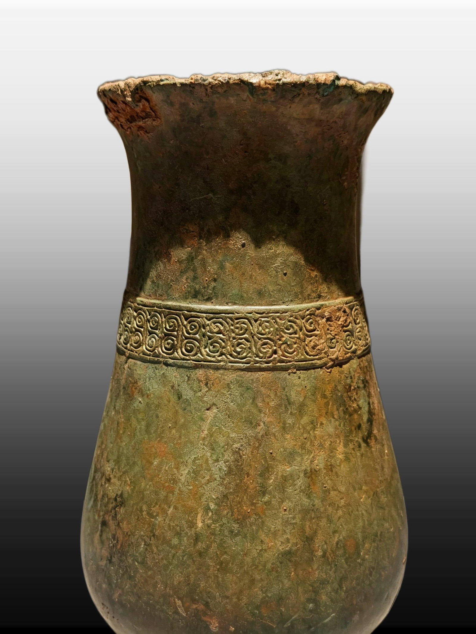 A Exquisite Bronze Vase - 3