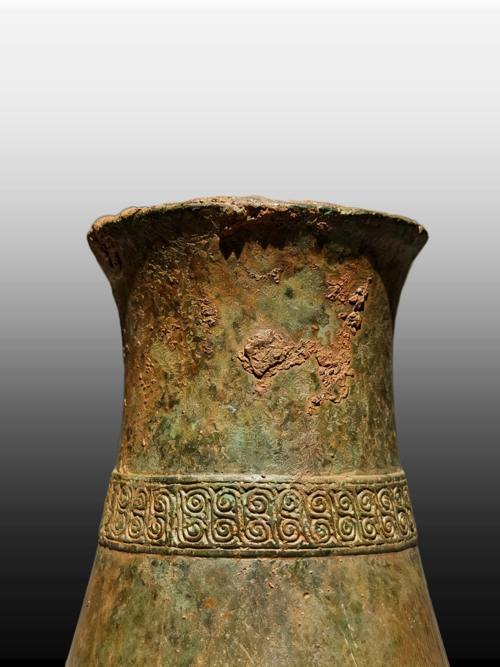 A Exquisite Bronze Vase - 5