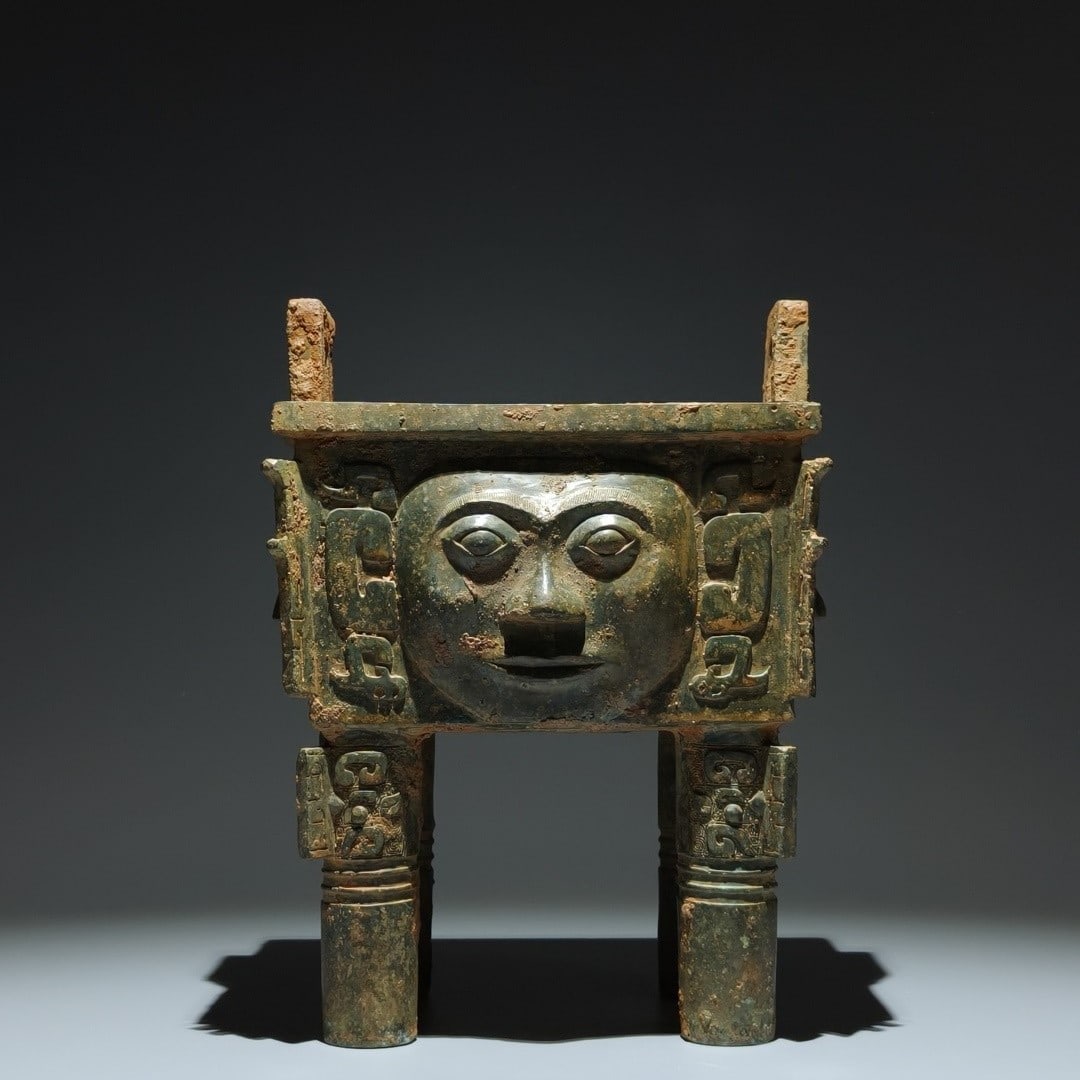 A Exquisite Bronze Beast-Face Pattern Censer: A Exquisite Bronze Beast-Face Pattern Censer,Ancient Time, China,Size:10.6inx7.9inx6.3in 青铜兽面纹炉,远古时期