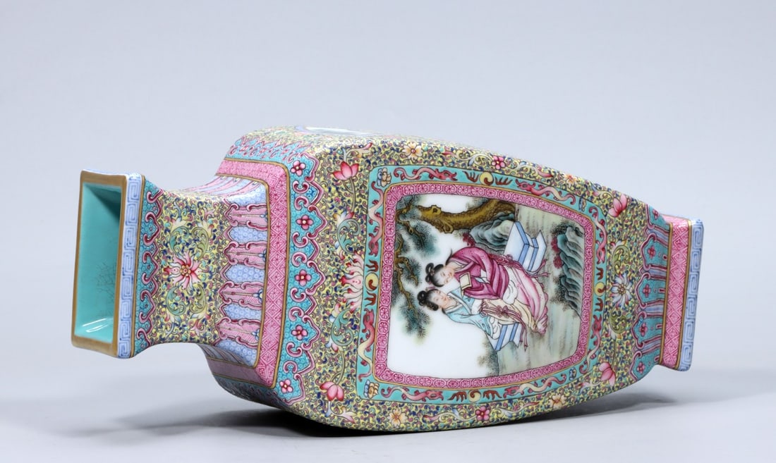 A Exquisite Enamel Figures Pattern Vase - 8