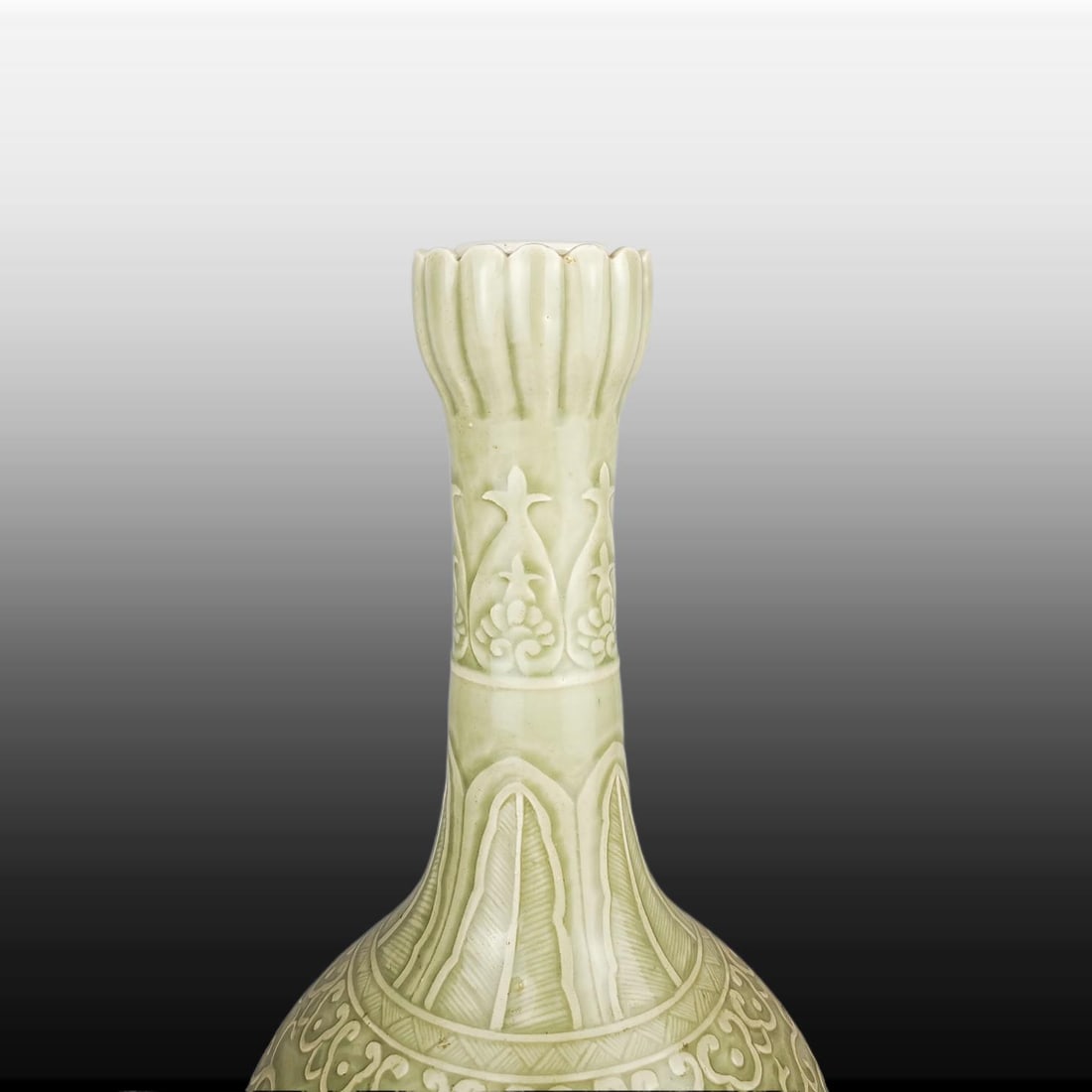 A Exquisite Celadon Glazed Dragon Pattern Vase - 2