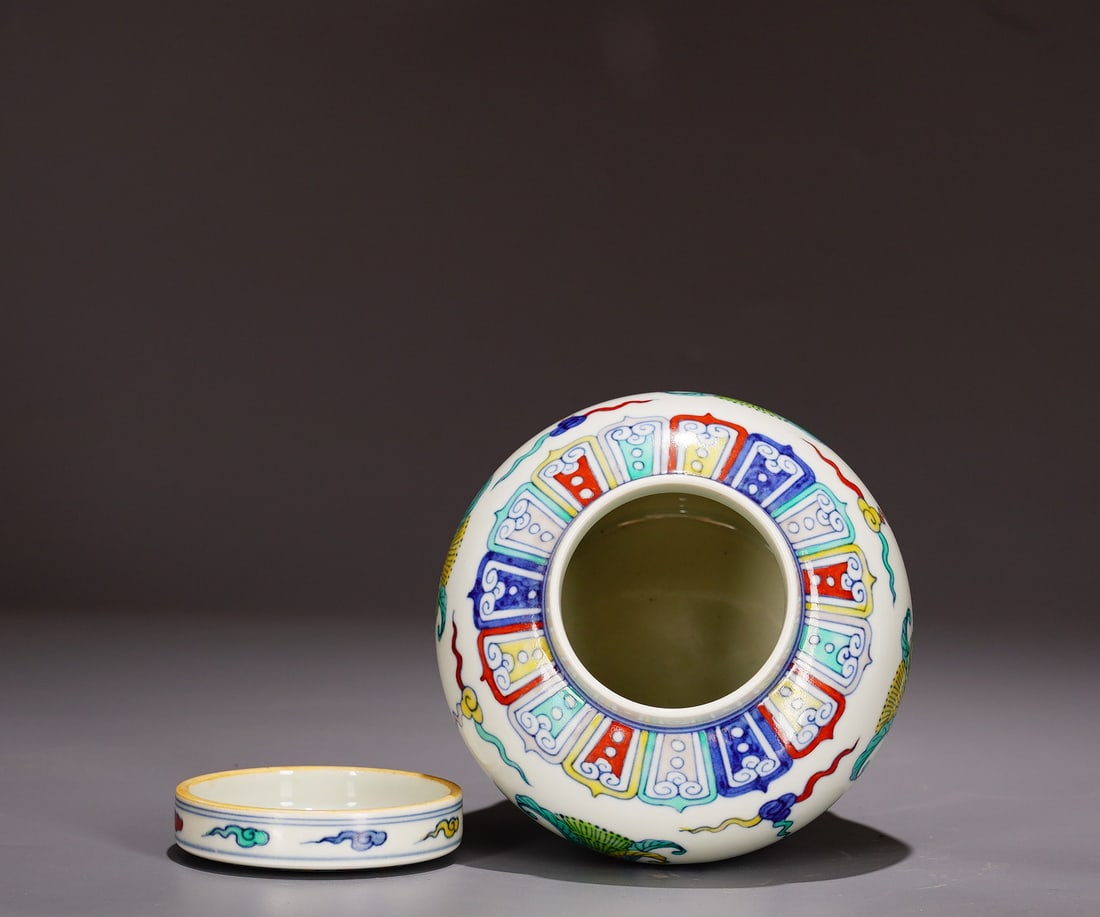 A Exquisite Doucai Ganoderma lucidum Pattern Jar - 8