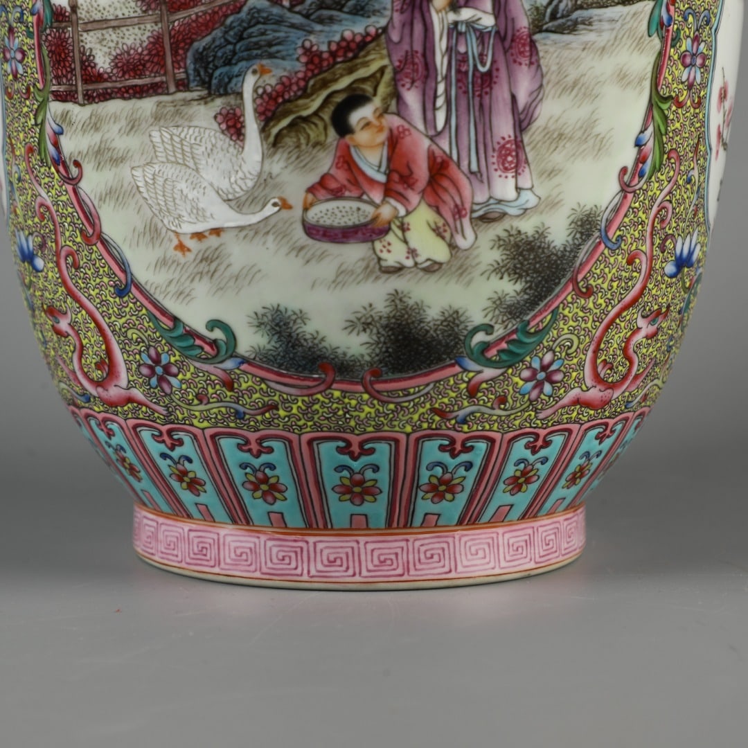 A Exquisite Enamel Figures Pattern Double-Ears Vase - 3