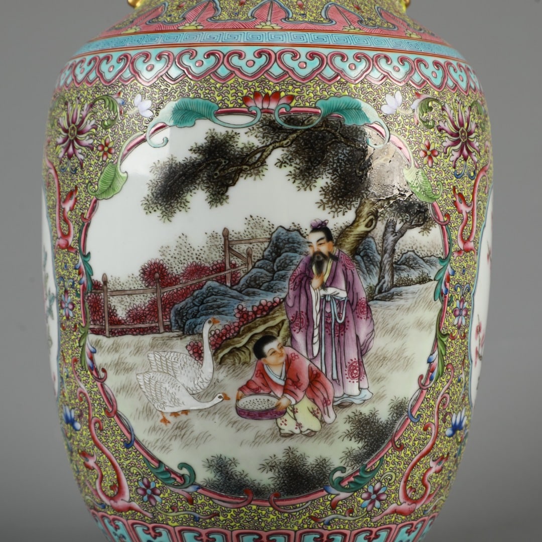 A Exquisite Enamel Figures Pattern Double-Ears Vase - 4