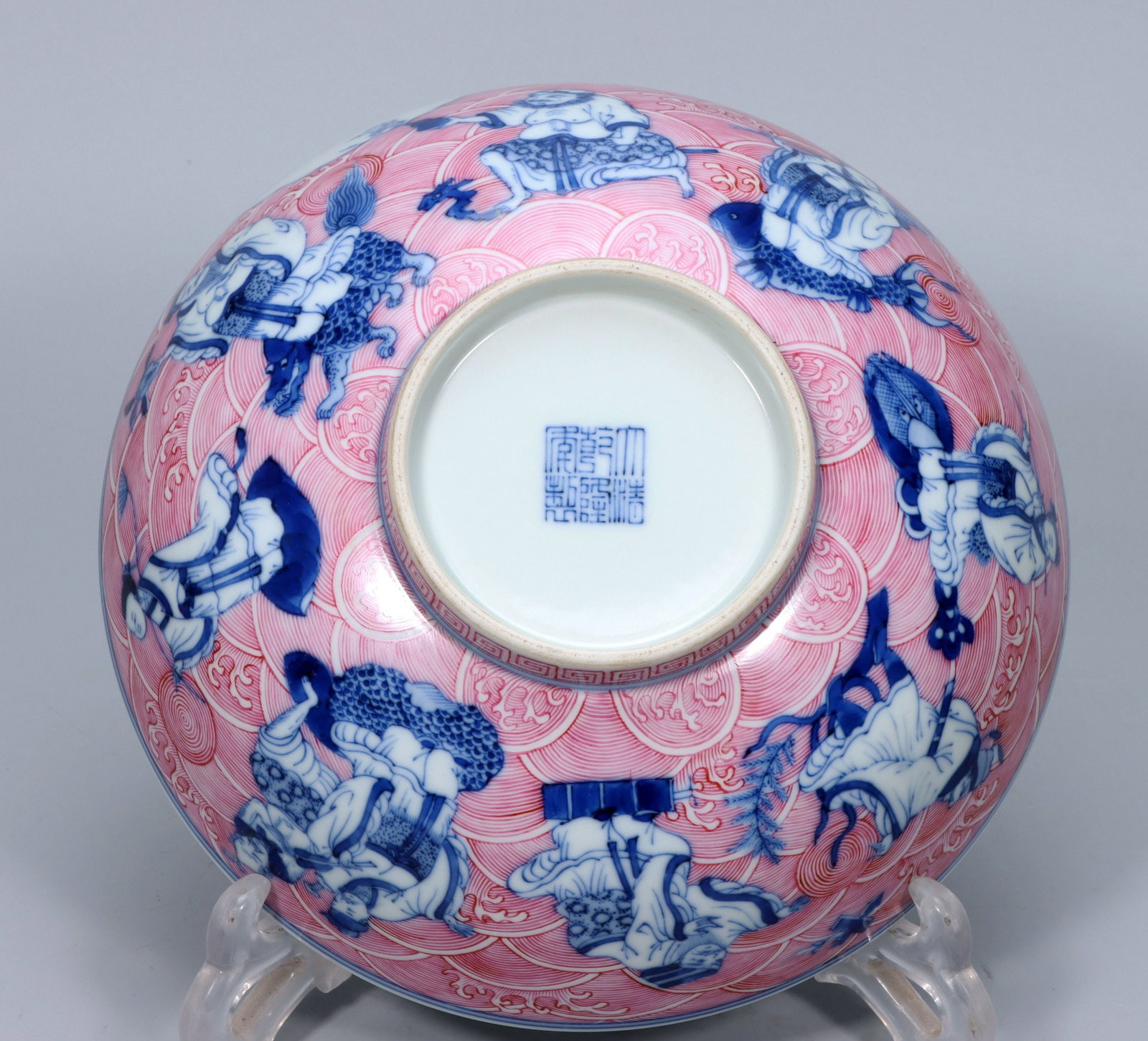 A Exquisite Blue and White Ruby Red-Glazed Figures Pattern Bowl - 9