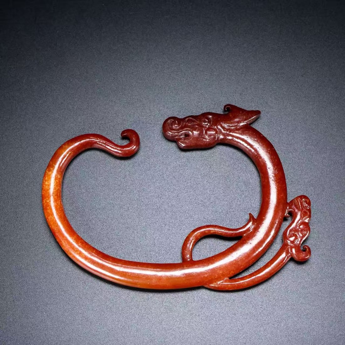 A Exquisite Hotan Jade Dragon: A Exquisite Hotan Jade Dragon,Han Dynasty, China,Size:2.8inx0.3inx4in,Weight:46g 和田玉龙,中国汉代