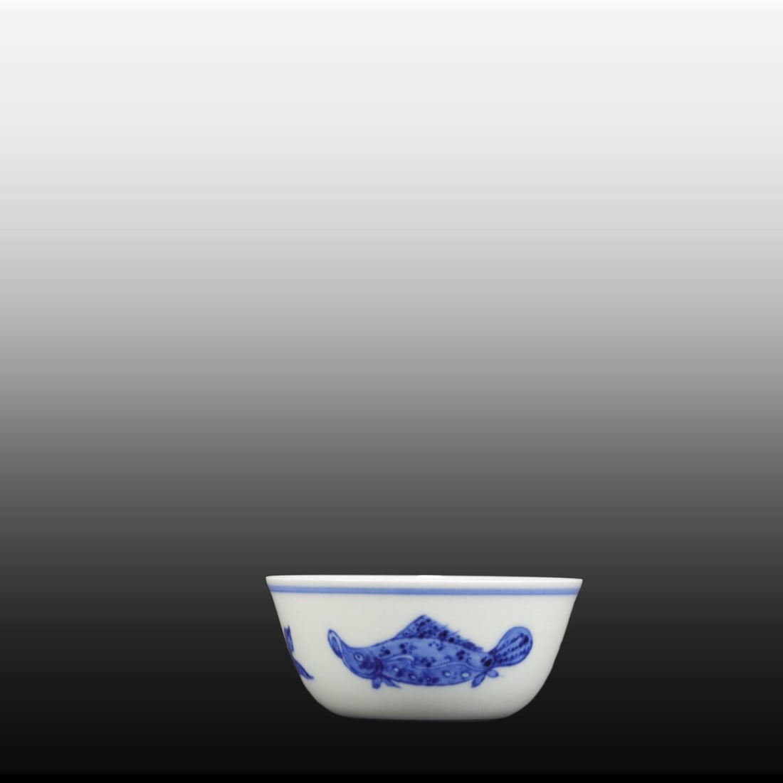 A Exquisite Blue and White Fish Pattern Cup - 2