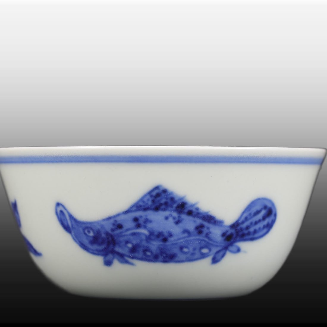 A Exquisite Blue and White Fish Pattern Cup - 3
