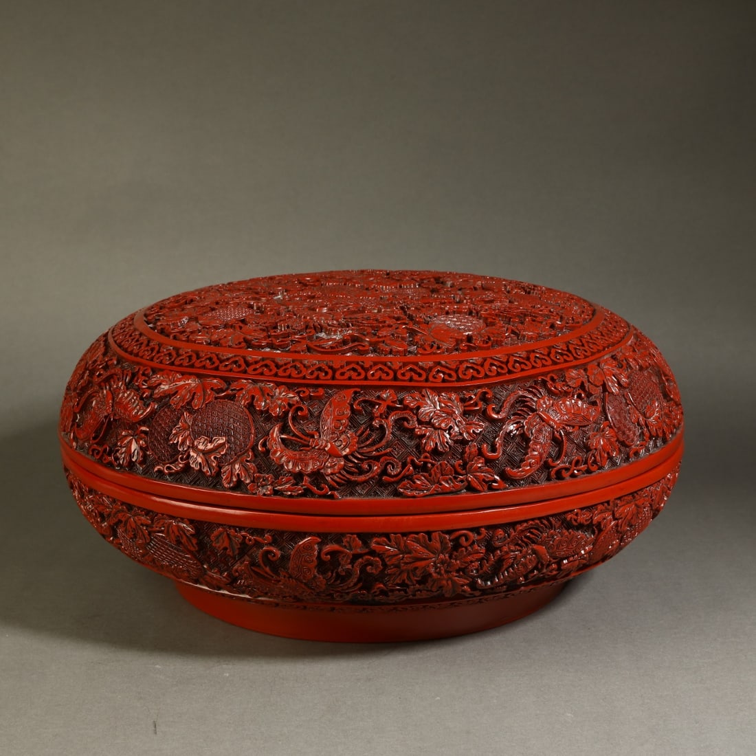 A Exquisite Carved Red Lacquer Flower Pattern Box - 3