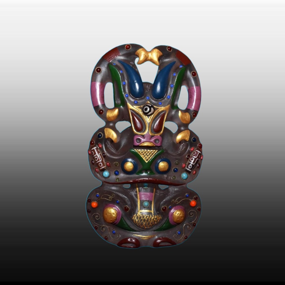 A Exquisite Crystal Figure Ornament: A Exquisite Crystal Figure Ornament,Ancient Time, China,Size:9.3inx6.1in,Weight:2960g 水晶人形摆件,远古时期