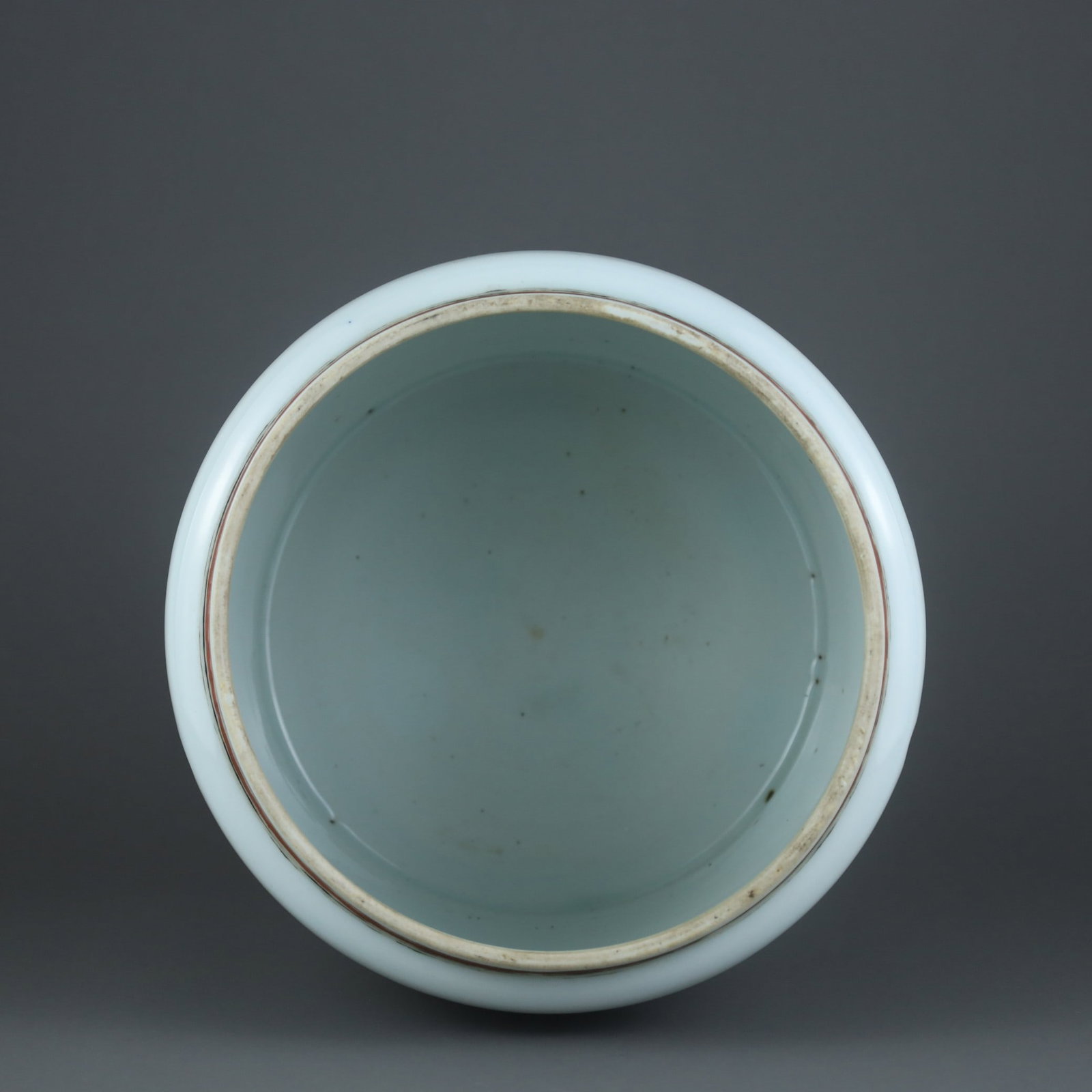 A Exquisite Wucai Figures Pattern Jar - 4