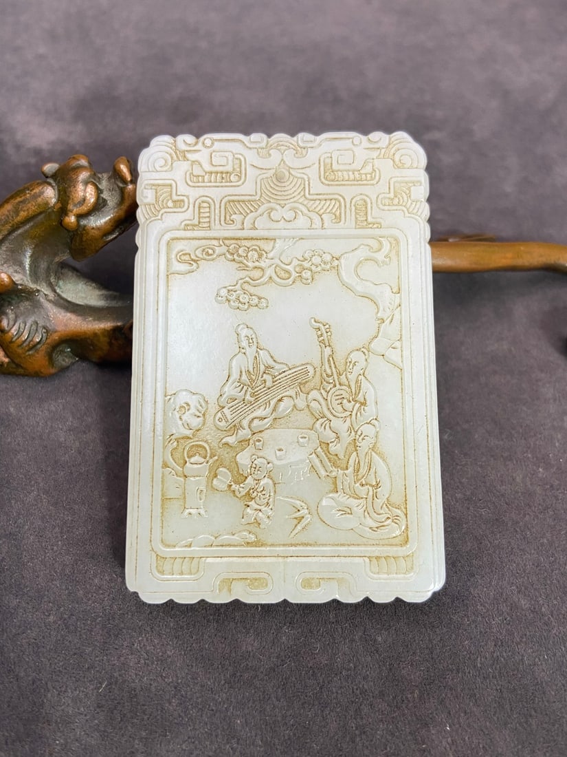 A Exquisite Hotan Jade Figures Pattern pendant: A Exquisite Hotan Jade Figures Pattern pendant,Ming Dynasty, China,Size:2.8inx1.8inx0.3in ,Weight:57g 和田玉人物纹玉佩,中国明代