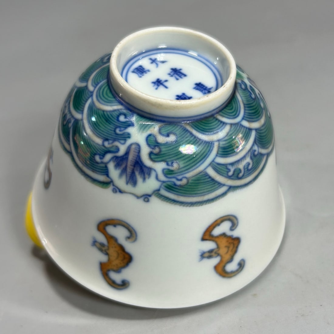 A Exquisite Doucai Bat Pattern Cup - 7