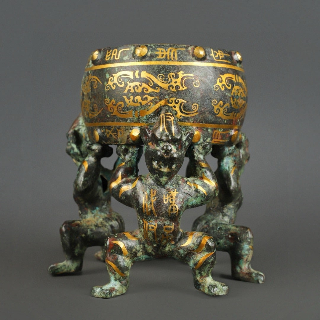 A Exquisite Gold-inlaid Bronze Three Figures Ornament: A Exquisite Gold-inlaid Bronze Three Figures Ornament,Han Dynasty, China,Size:5.9inx6.9in,Weight:2150g 青铜错金三人摆件,中国汉代