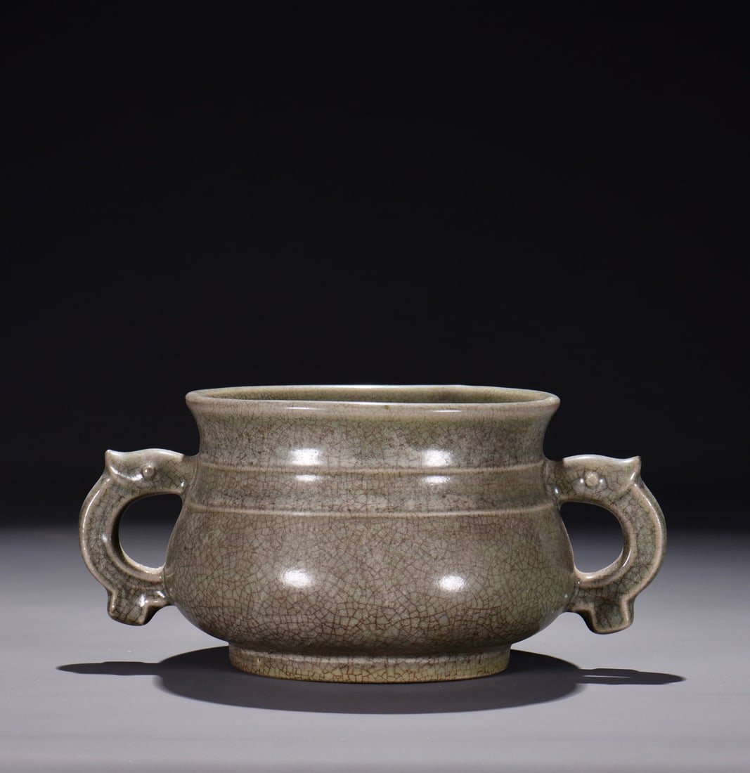 A Exquisite Ru yao Double-Ears Censer: A Exquisite Ru yao Double-Ears Censer,Song Dynasty, China,Size:3.9inx7.9in 汝窑双耳炉,中国宋代