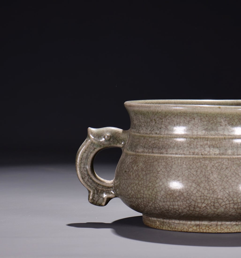 A Exquisite Ru yao Double-Ears Censer - 2