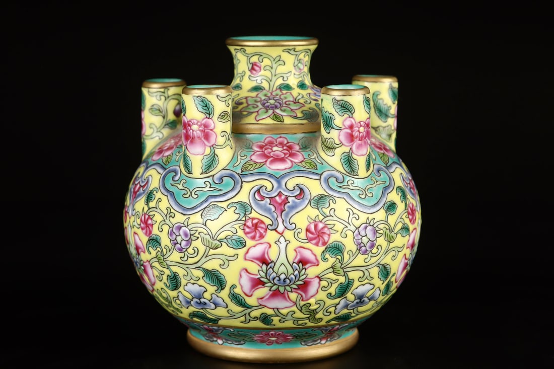 A Exquisite Enamel Yellow Ground Painted Gold Flower Pattern Vase: A Exquisite Enamel Yellow Ground Painted Gold Flower Pattern Vase,Qing Dynasty, China,Qianlong Six-character Mark,Size:4.5inx4.4in 珐琅彩黄地描金花Õ