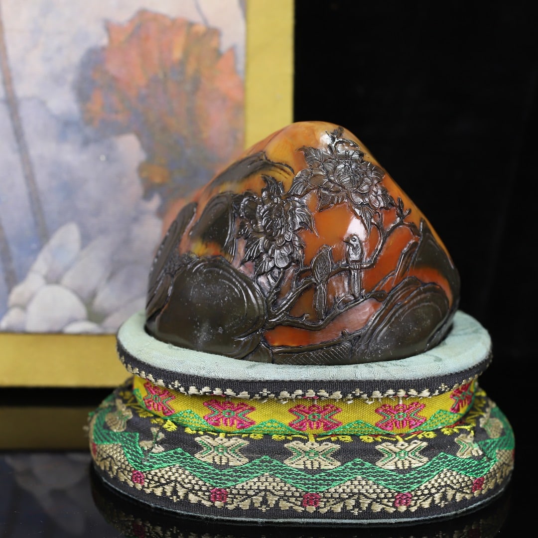 A Exquisite Shoushan Stone Flower and Bird Pattern Seal: A Exquisite Shoushan Stone Flower and Bird Pattern Seal,Qing Dynasty, China,With Mark,Size:4.1inx2.9inx2.8in,Weight:763g 寿山石花鸟纹印章,中ࢲ