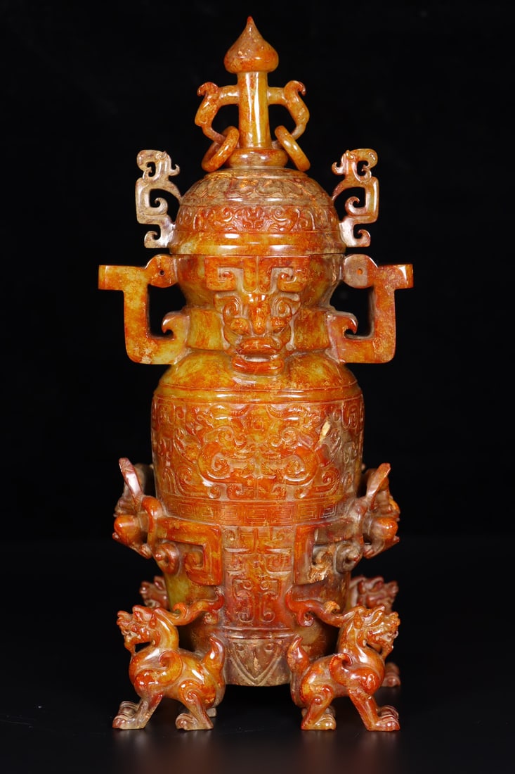 A Exquisite Hotan Jade Vase: A Exquisite Hotan Jade Vase,Qing Dynasty, China,Size:4.1inx3.3inx10.2in ,Weight:1319g 和田玉瓶,中国清代