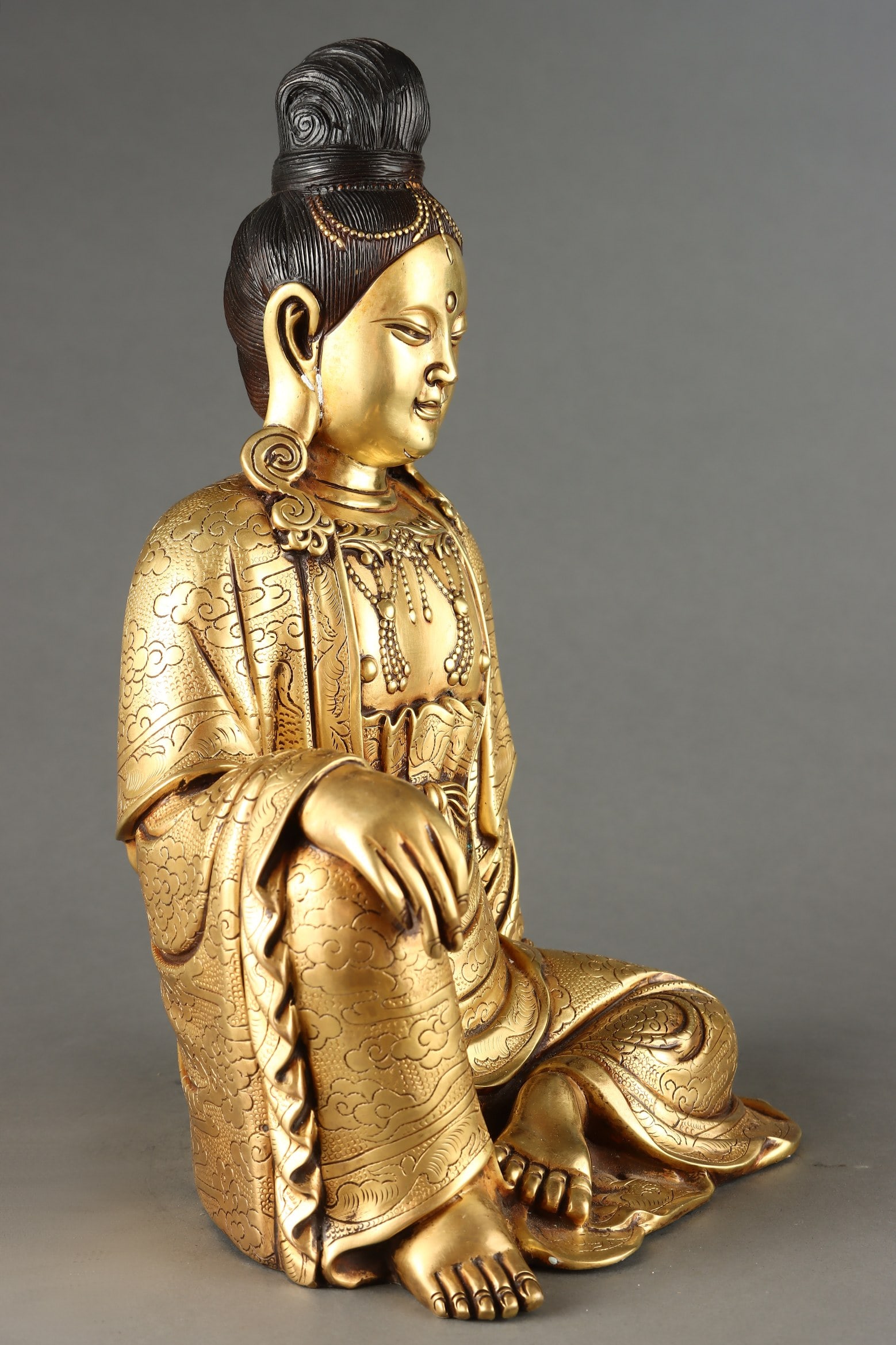 A Exquisite Gilt Bronze Statue of Avalokitesvara Ornament - 2