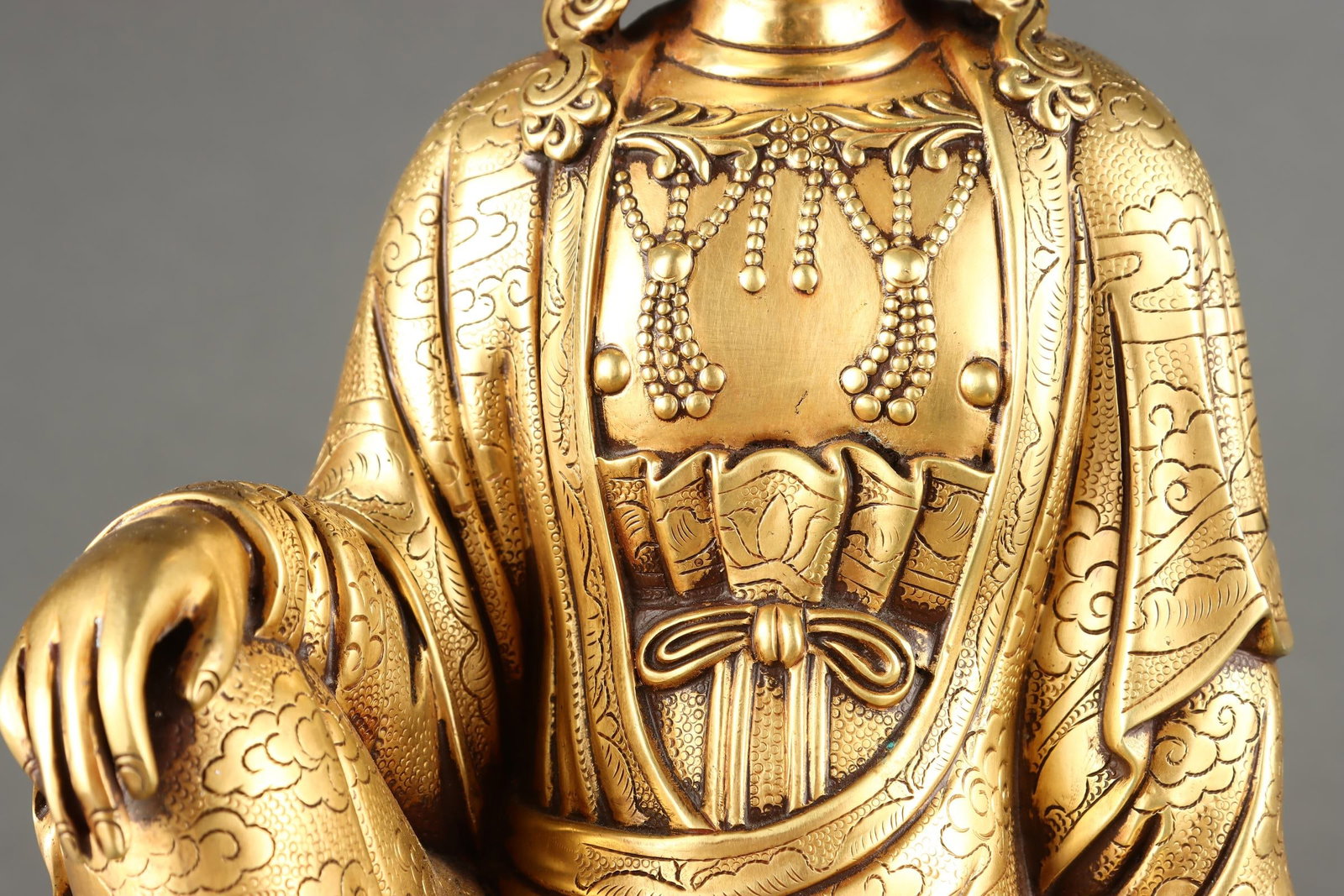 A Exquisite Gilt Bronze Statue of Avalokitesvara Ornament - 6