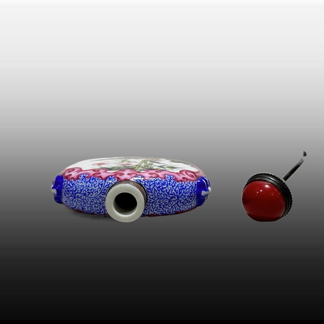 A Exquisite Famille-Rose Flower Pattern Snuff Bottle - 2