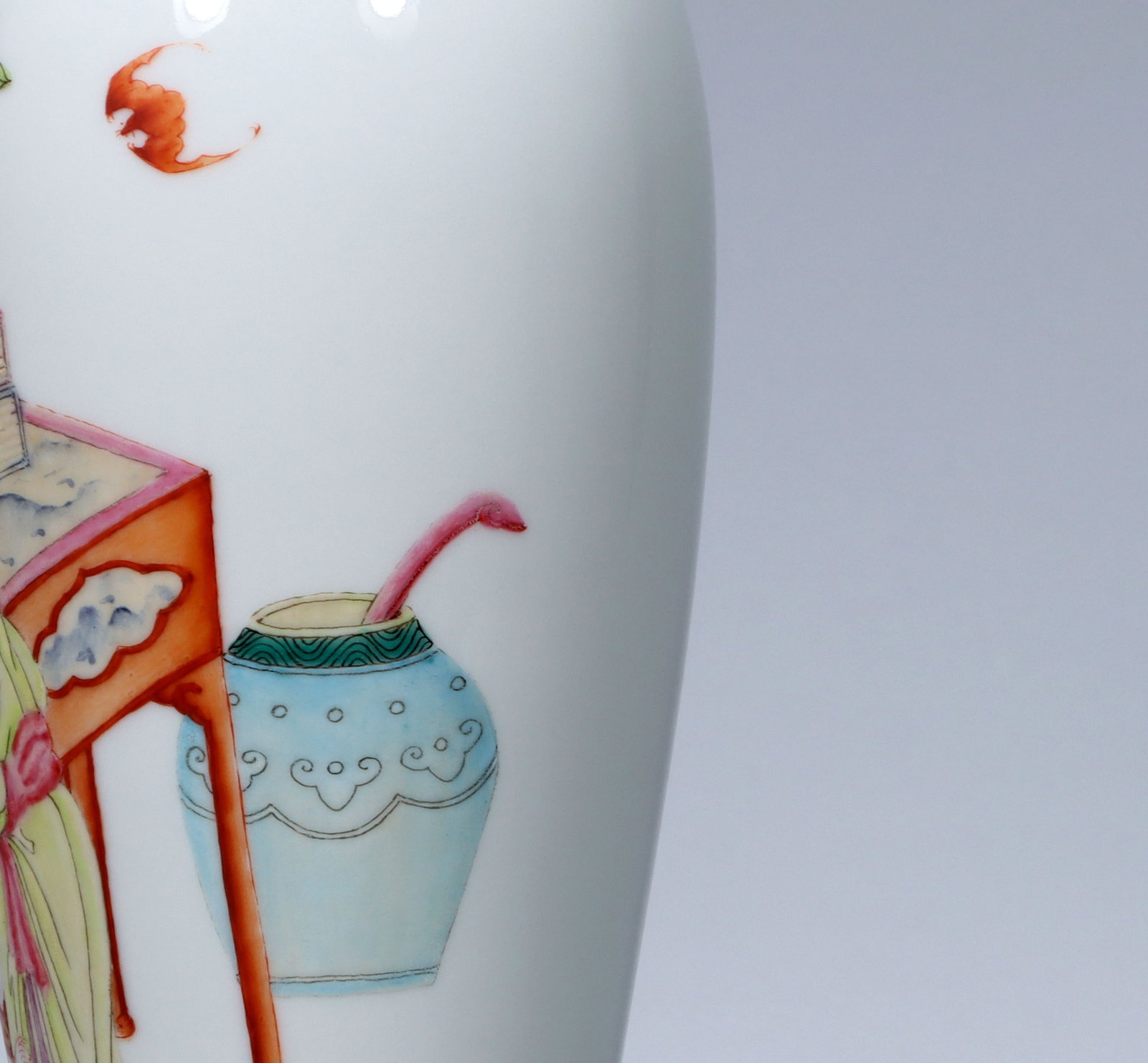 A Exquisite Famille-Rose Figures Pattern Vase - 7