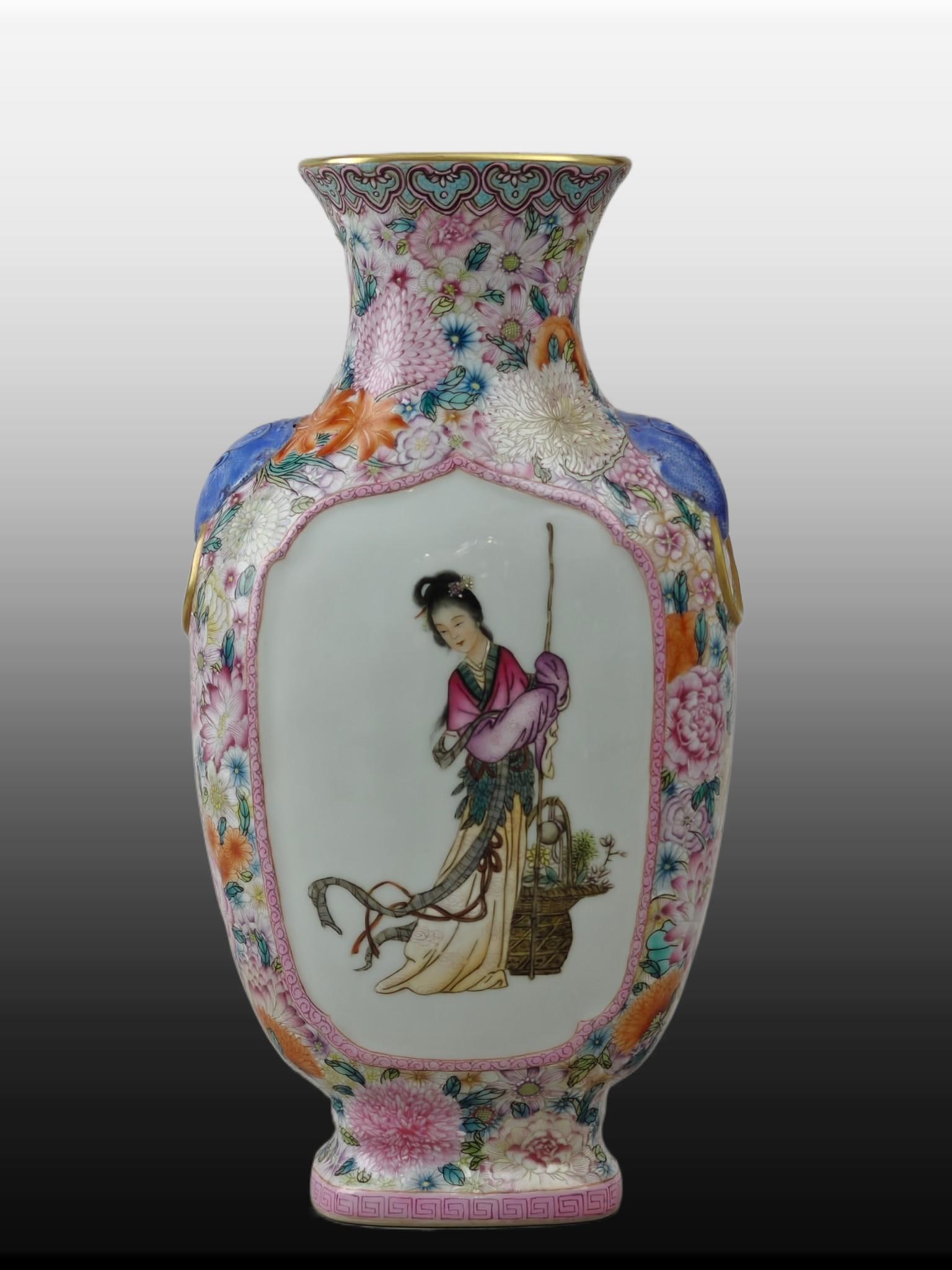 A Exquisite Famille-Rose Character and Story Pattern Vase: A Exquisite Famille-Rose Character and Story Pattern Vase,Qing Dynasty, China,Qianlong Six-character Mark,Size:9.9inx5.5in 粉彩人物故事纹瓶,中