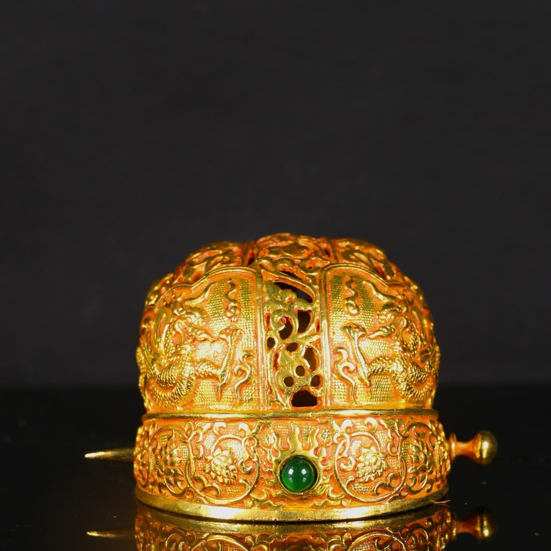A Exquisite Gilt Bronze Dragon Pattern Hat: A Exquisite Gilt Bronze Dragon Pattern Hat,Qing Dynasty, China,Size:4.1inx3.1inx2.4in,Weight:265g 铜鎏金龙纹帽,中国清代