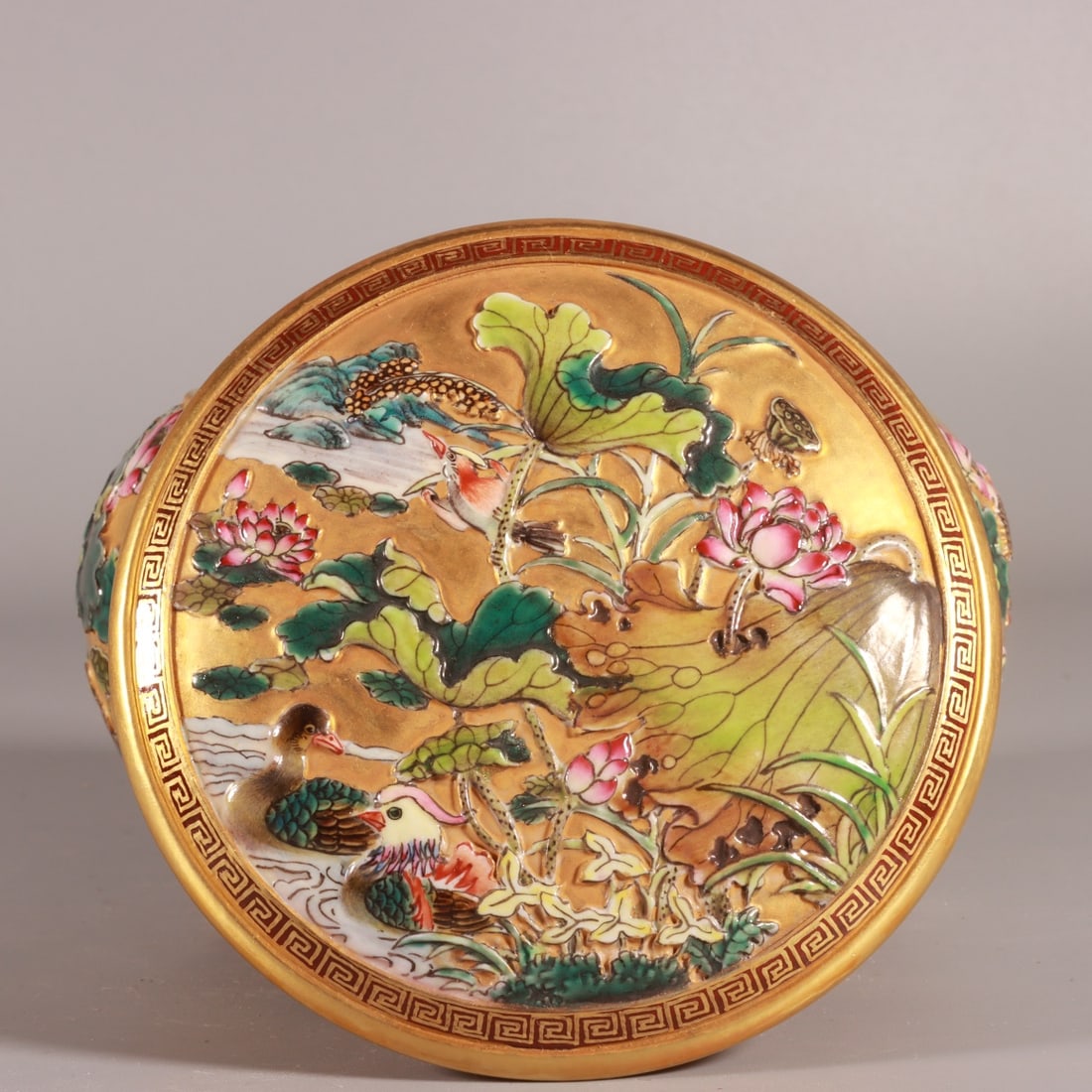 A Exquisite Enamel Carved Gold Ground Flower and Bird Pattern Jar - 7