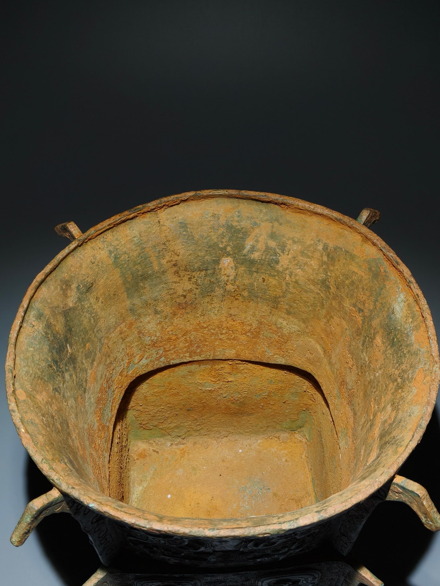 A Exquisite Bronze Beast-Face Pattern Vase - 7