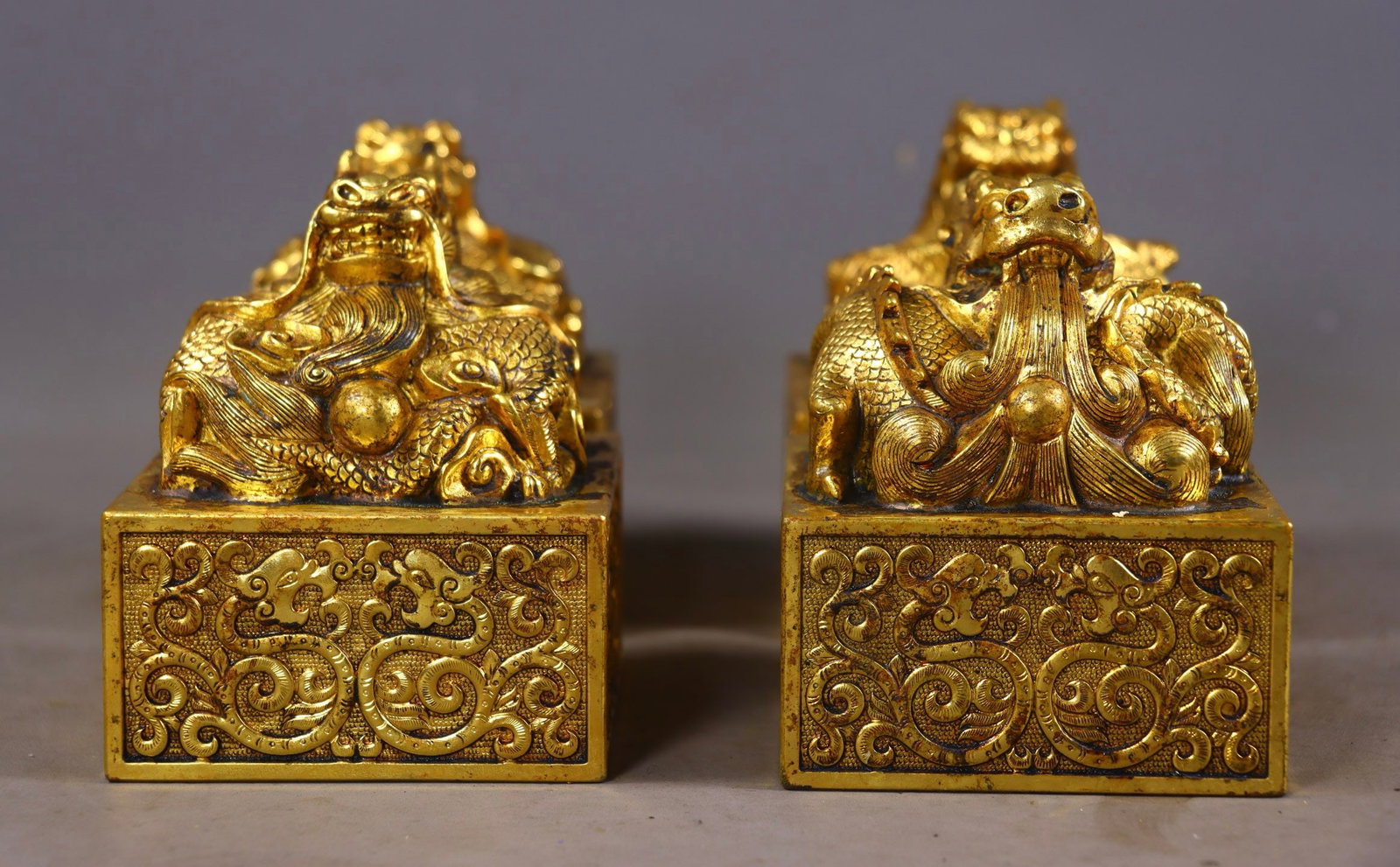 A Set of Exquisite Purple Copper Gilt Dragon Seal: A Set of Exquisite Purple Copper Gilt Dragon Seal,Qing Dynasty, China,Yongzheng Four-character Mark,Size:10.6inx11.6inx11.6in(Box),4.3inx3.5inx3.5in(Seal),2inx5.9inx2in(Paperweight),Weight:31470g 