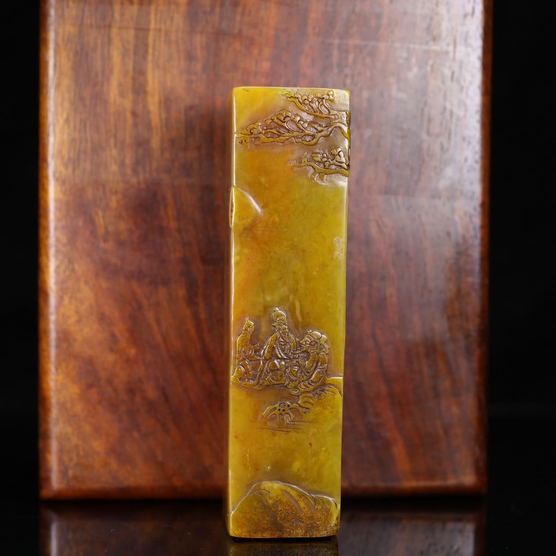 A Exquisite Shoushan Stone Figures Pattern Seal: A Exquisite Shoushan Stone Figures Pattern Seal,Qing Dynasty, China,With Mark,Size:4.5inx1.1inx1.1in,Weight:248g 寿山石人物纹印章,中国଀