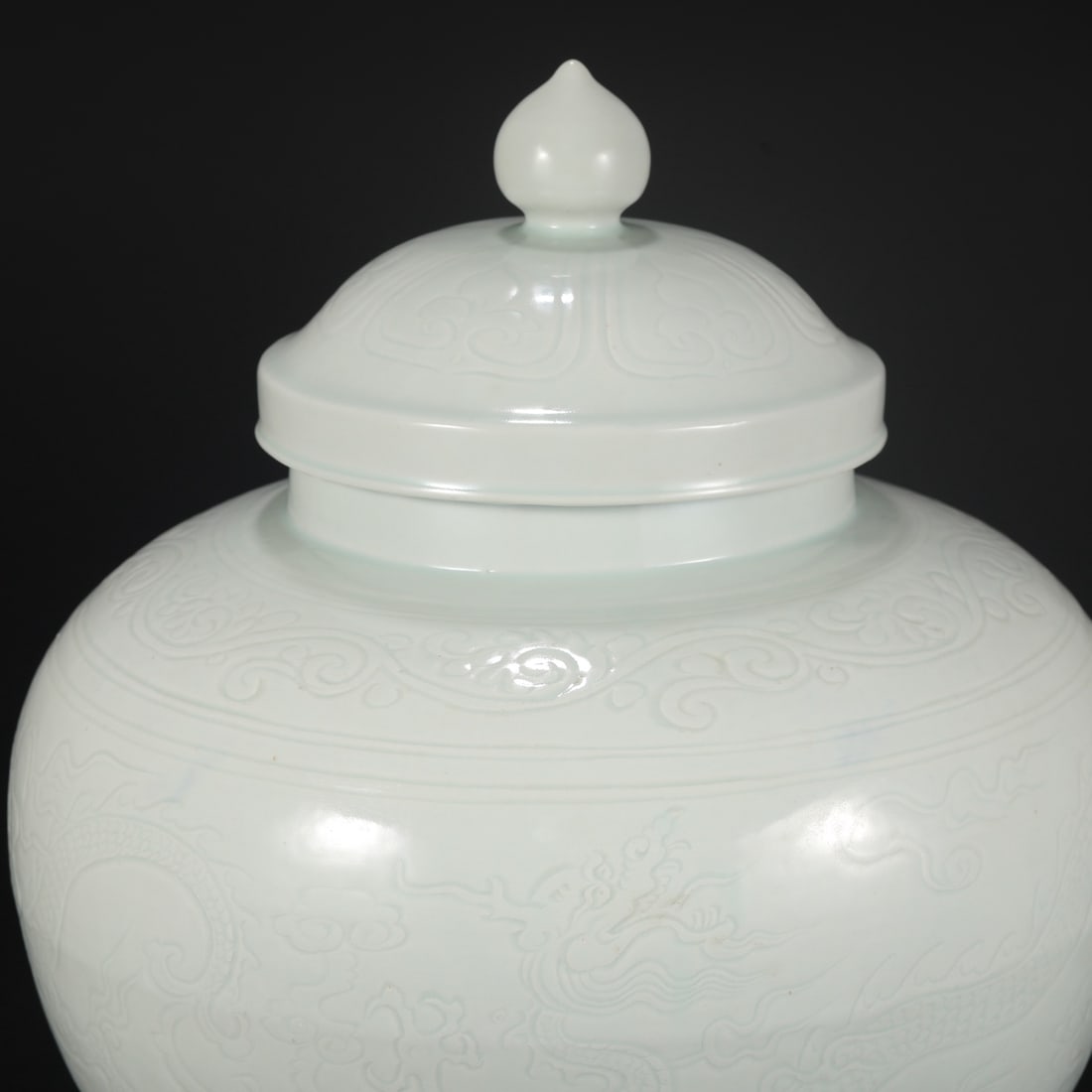 A Exquisite Shadow Blue Glazed Dragon Pattern Jar - 3