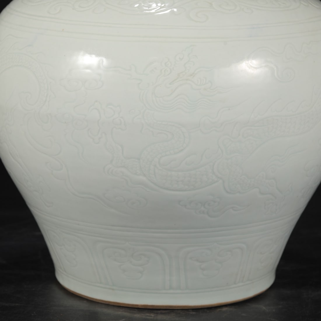 A Exquisite Shadow Blue Glazed Dragon Pattern Jar - 4
